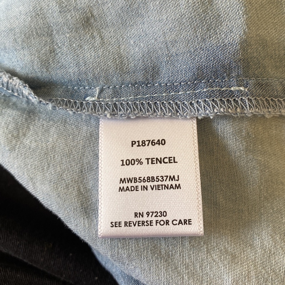 New Absolutely Famous size 2X Denim Cap-sleeve shirt 100% Tencel - Picture 6 of 6